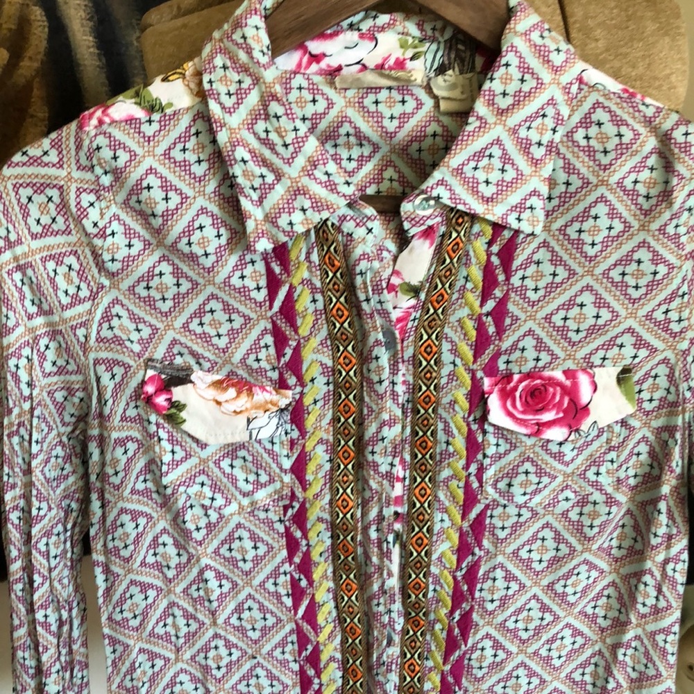 Shirt - Picture 2 of 3